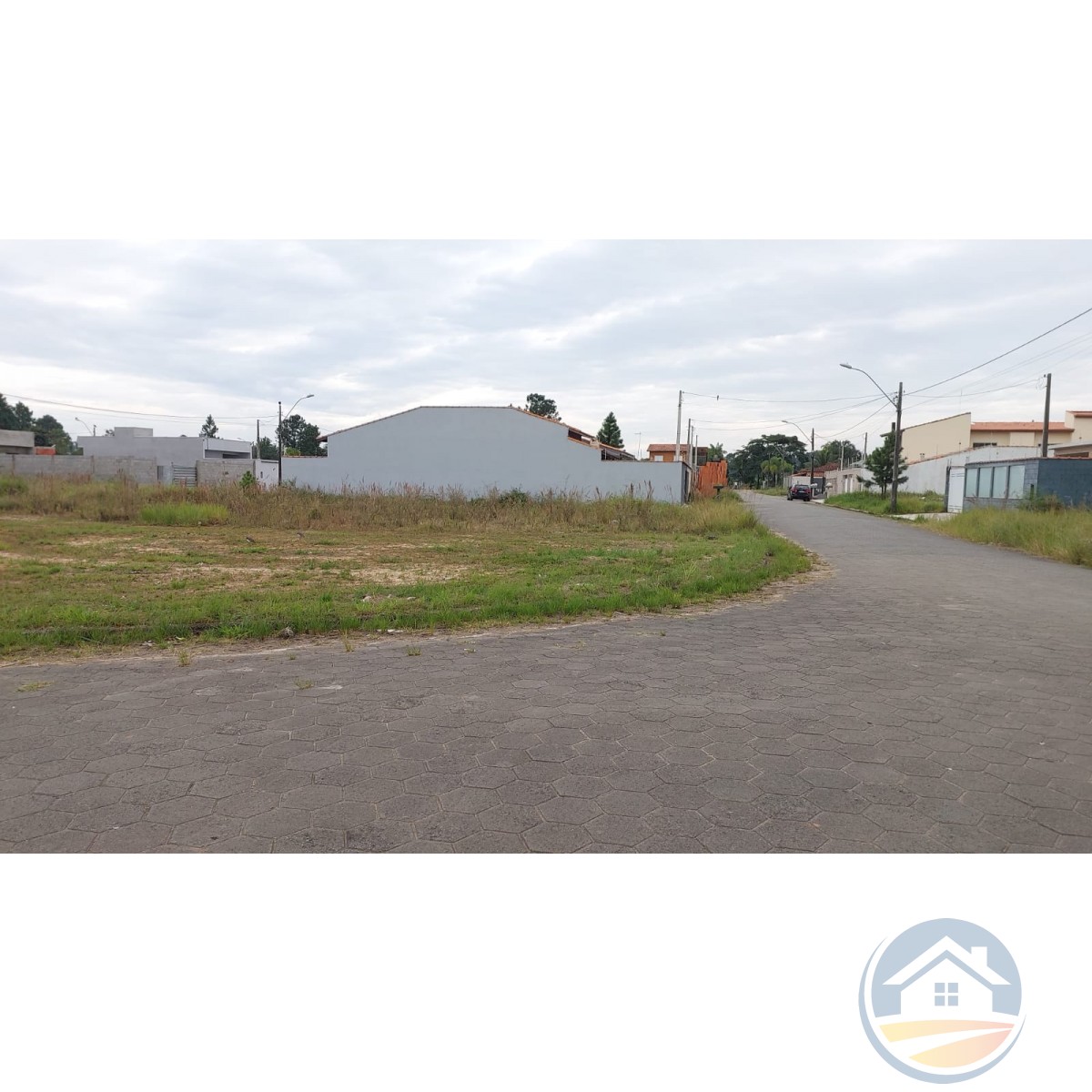 Terreno no bairro Flora Rica II, Lado Linha