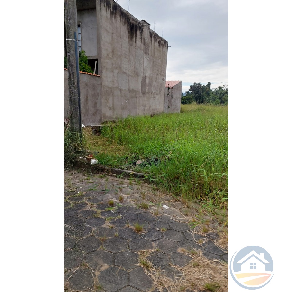 Terreno no bairro Flora Rica II, Lado Linha